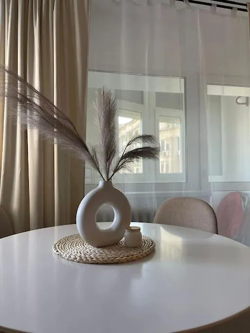 Apartment City Glow - Downtown Charm Bukarest